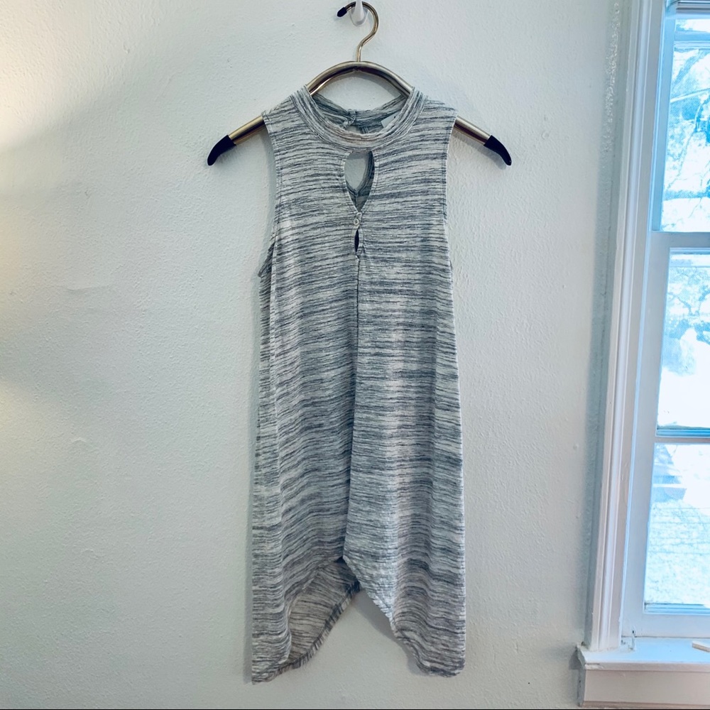 Ro & De Flowy Grey/White Mock Neck Tank